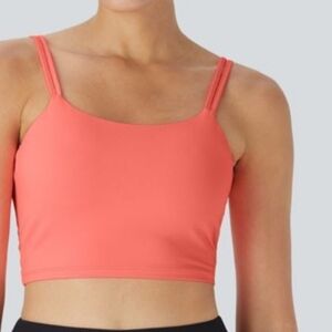 Double straps cropped tank